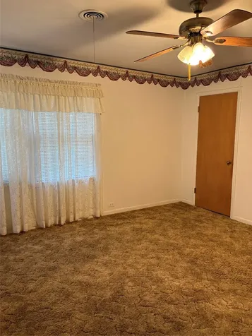 984 N Monroe Street La Grange TX 78945