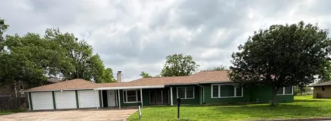984 N Monroe Street La Grange TX 78945
