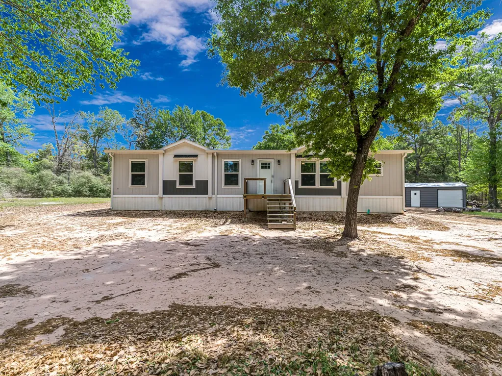 1047 Jim Bob Lane New Ulm TX 78950