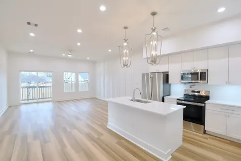 421 E 41st Street Houston TX 77022