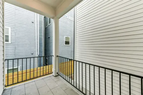 806 Fisher Street C Houston TX 77018