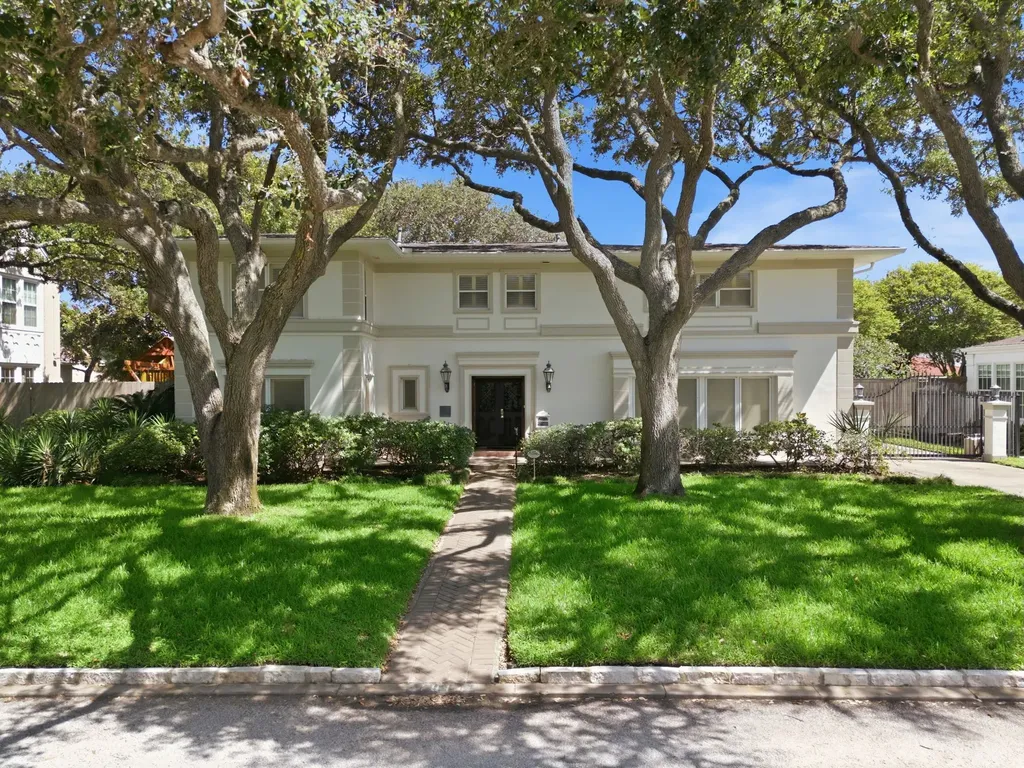 4814 Denver Drive Galveston TX 77551
