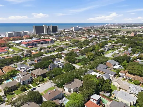 4814 Denver Drive Galveston TX 77551