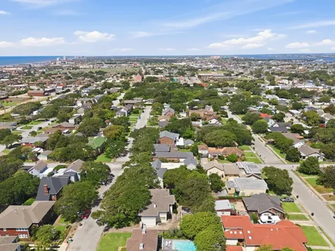 4814 Denver Drive Galveston TX 77551