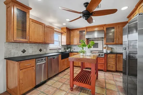 557 Pompano Street Bayou Vista TX 77563