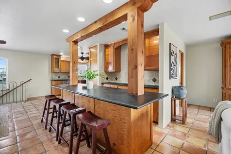 557 Pompano Street Bayou Vista TX 77563