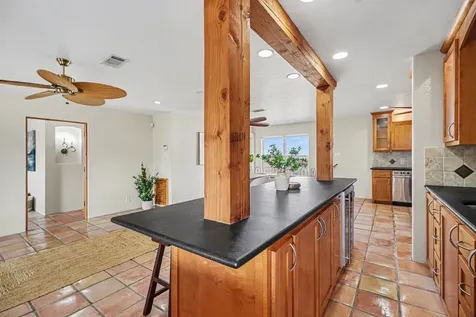 557 Pompano Street Bayou Vista TX 77563