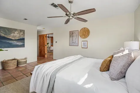 557 Pompano Street Bayou Vista TX 77563