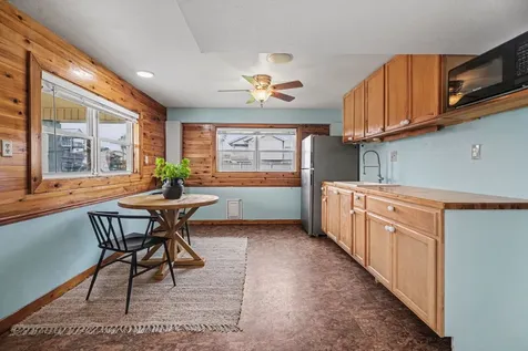 557 Pompano Street Bayou Vista TX 77563