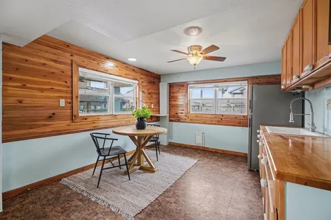 557 Pompano Street Bayou Vista TX 77563