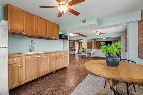 557 Pompano Street Bayou Vista TX 77563