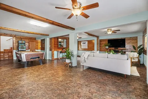 557 Pompano Street Bayou Vista TX 77563