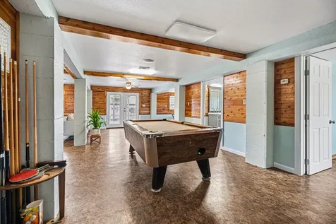 557 Pompano Street Bayou Vista TX 77563