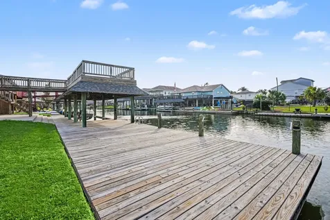 557 Pompano Street Bayou Vista TX 77563