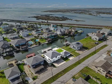 557 Pompano Street Bayou Vista TX 77563