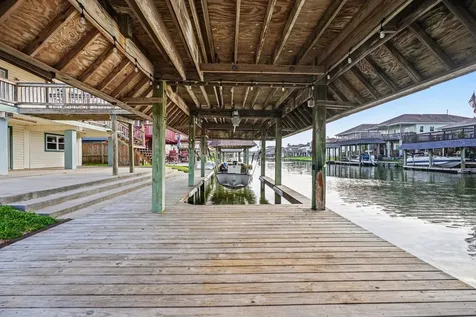 557 Pompano Street Bayou Vista TX 77563