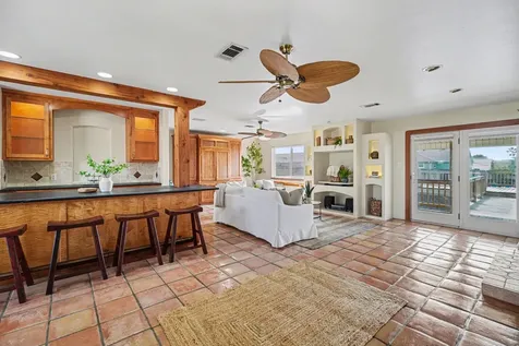 557 Pompano Street Bayou Vista TX 77563