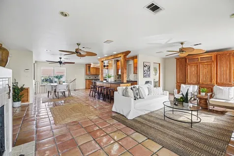 557 Pompano Street Bayou Vista TX 77563
