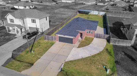 698 Road 5107 Cleveland TX 77327