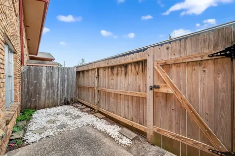 7600 Burgoyne Road 121 Houston TX 77063