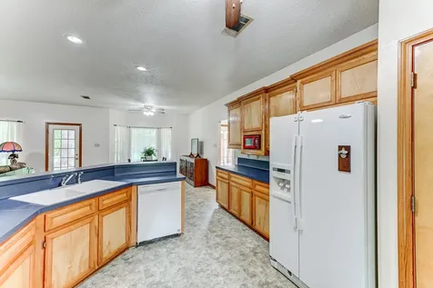 9881 Fosters Bend Cleveland TX 77328