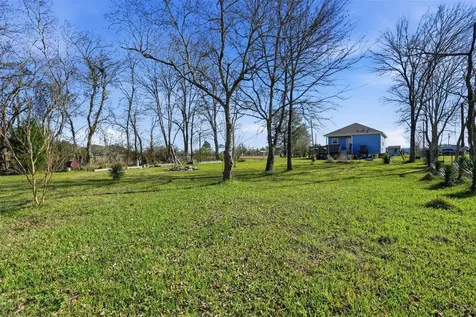 7472 County Road 605 Dayton TX 77535