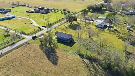 7472 County Road 605 Dayton TX 77535