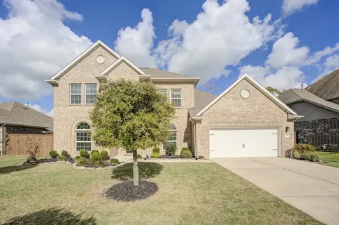 219 Bentwater Lane Clute TX 77531