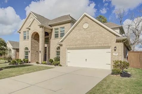 219 Bentwater Lane Clute TX 77531