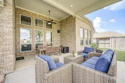 219 Bentwater Lane Clute TX 77531