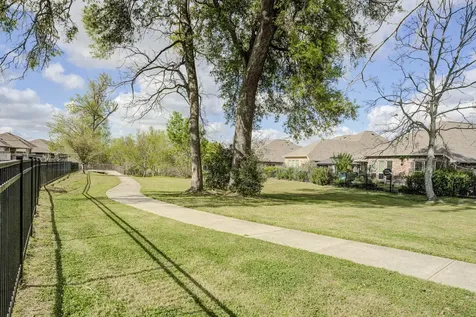 219 Bentwater Lane Clute TX 77531