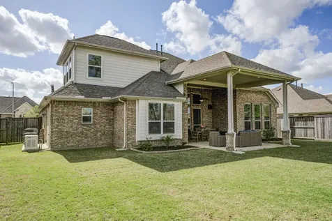 219 Bentwater Lane Clute TX 77531
