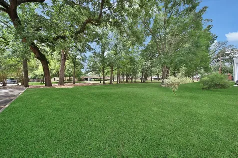 13151 Walden Road 119 Montgomery TX 77356