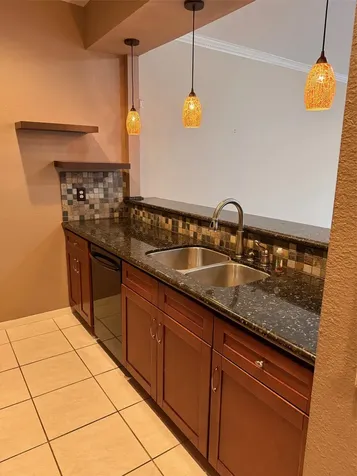 4001 Tanglewilde Street 811 Houston TX 77063