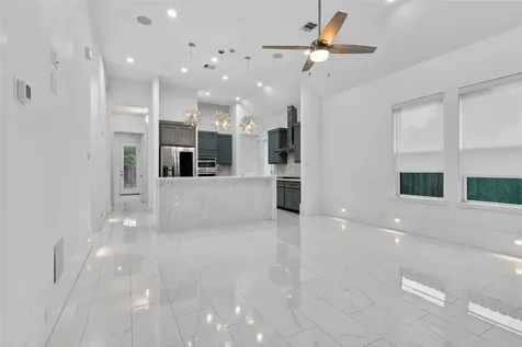 3267 Simmons Street Houston TX 77004