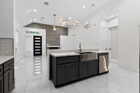 3267 Simmons Street Houston TX 77004