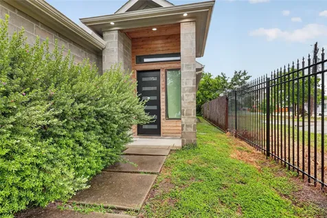 3267 Simmons Street Houston TX 77004