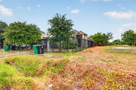 3267 Simmons Street Houston TX 77004
