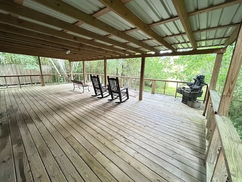 879 County Road 2167 Cleveland TX 77327