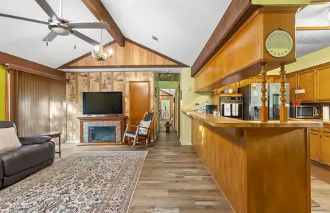 879 County Road 2167 Cleveland TX 77327