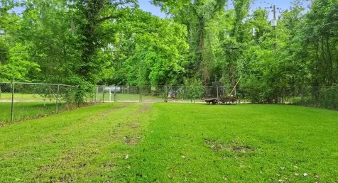 879 County Road 2167 Cleveland TX 77327