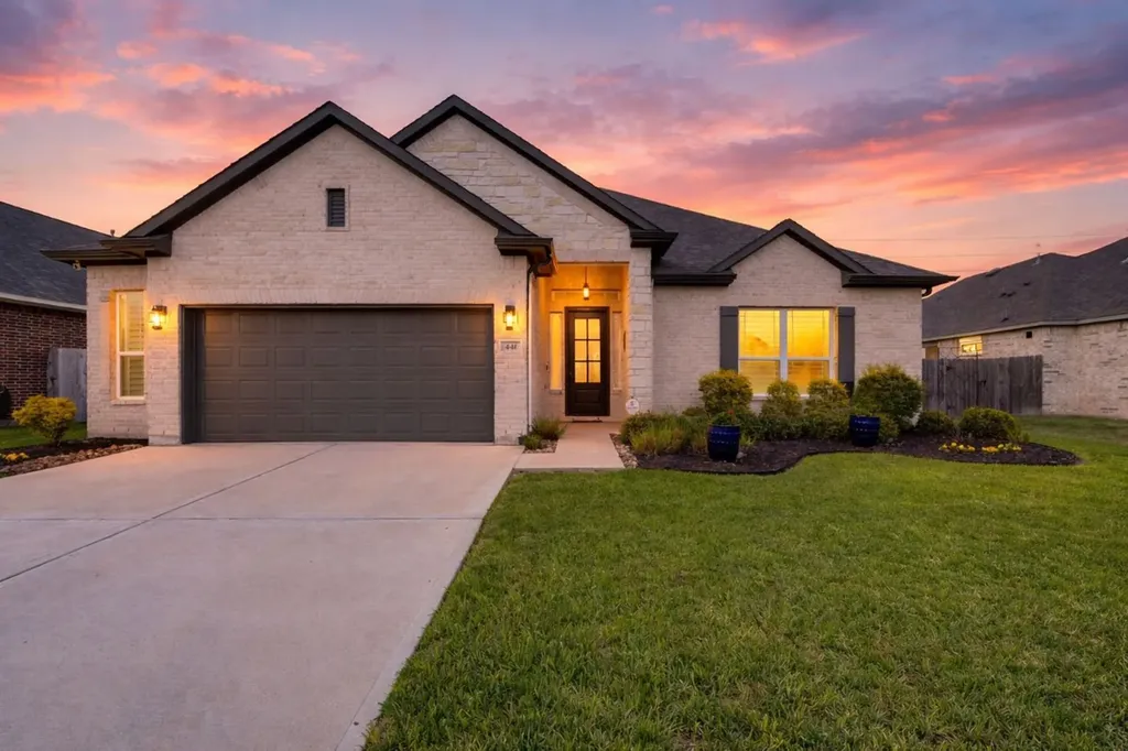 441 Hunters Crossing Drive Sealy TX 77474