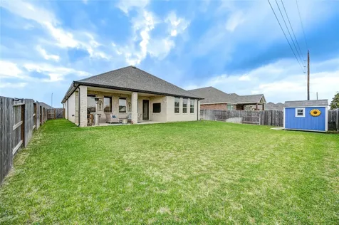 441 Hunters Crossing Drive Sealy TX 77474