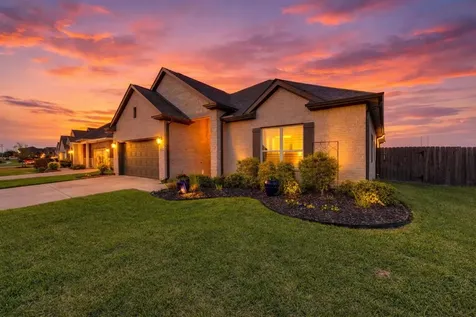 441 Hunters Crossing Drive Sealy TX 77474