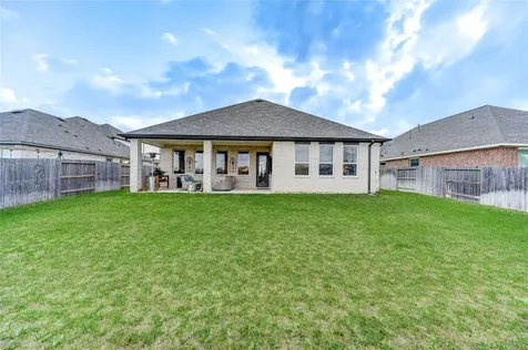 441 Hunters Crossing Drive Sealy TX 77474