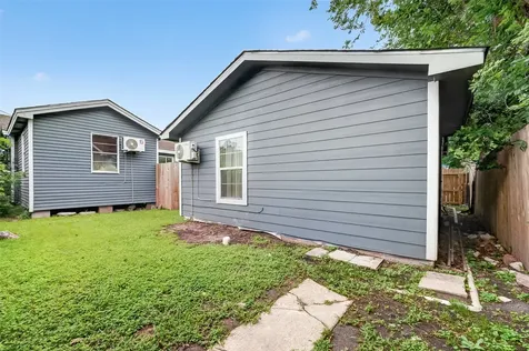 6715 Victoria Street B Houston TX 77020