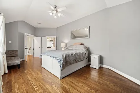548 Westcross Street Houston TX 77018