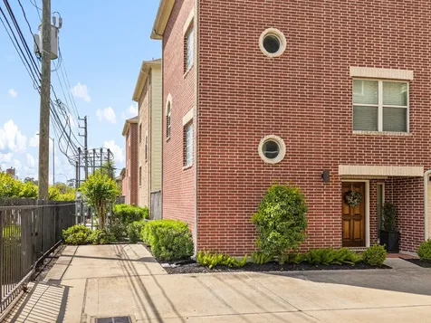 548 Westcross Street Houston TX 77018