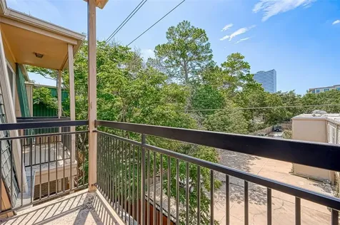 4515 Briar Hollow Place 305 Houston TX 77027