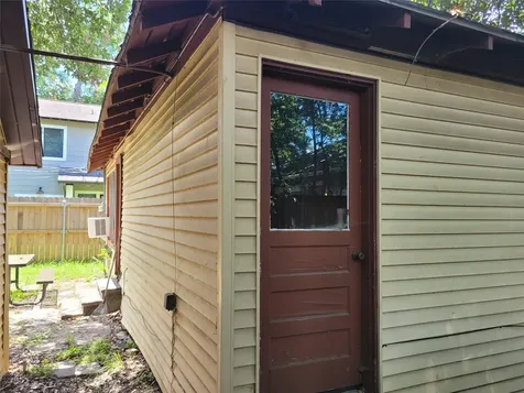 1032 Algregg Street Houston TX 77009